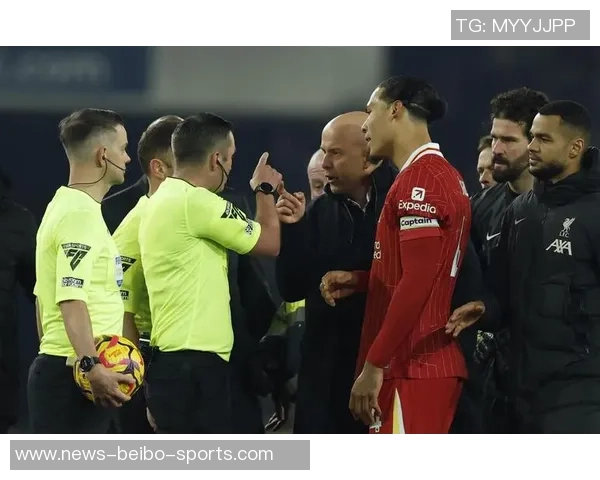 英超球员本周赛前首次单膝下跪共同反对种族歧视行动